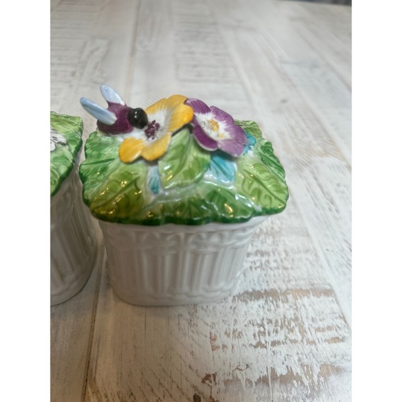 Set of 3 vintage Italian Ceramic jars w Fruit flower and insect decorative lids - Picture 6 of 10